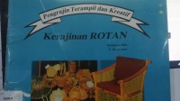 Pengrajin Terampil dan kreatif Kerajinan Rotan